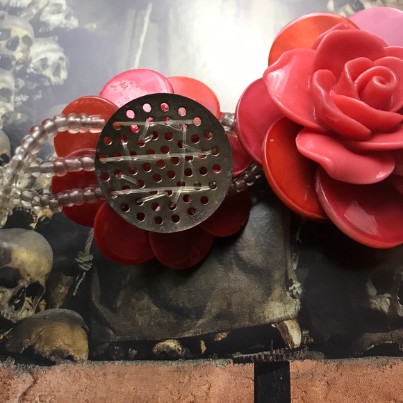 Rose Floral Petal Crystal Beaded Necklace - Picture 4 of 6